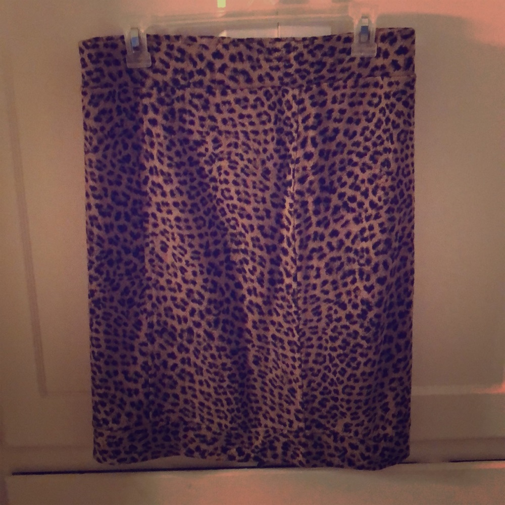 Leopard pencil skirt